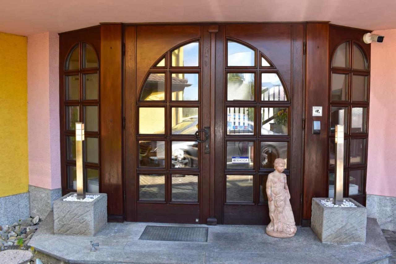 Und Restaurant Nehrener Hof 3*