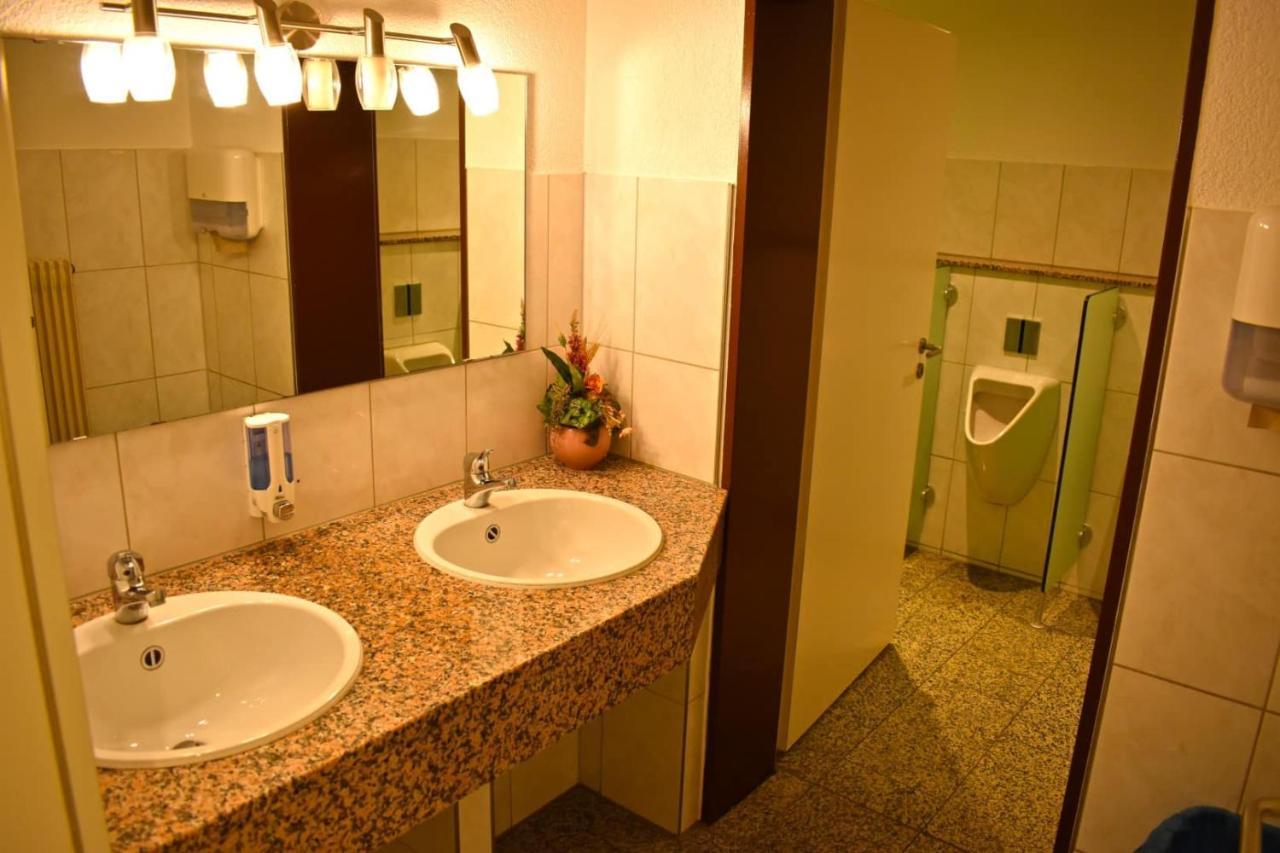 Отель Nehrener Hof 3*